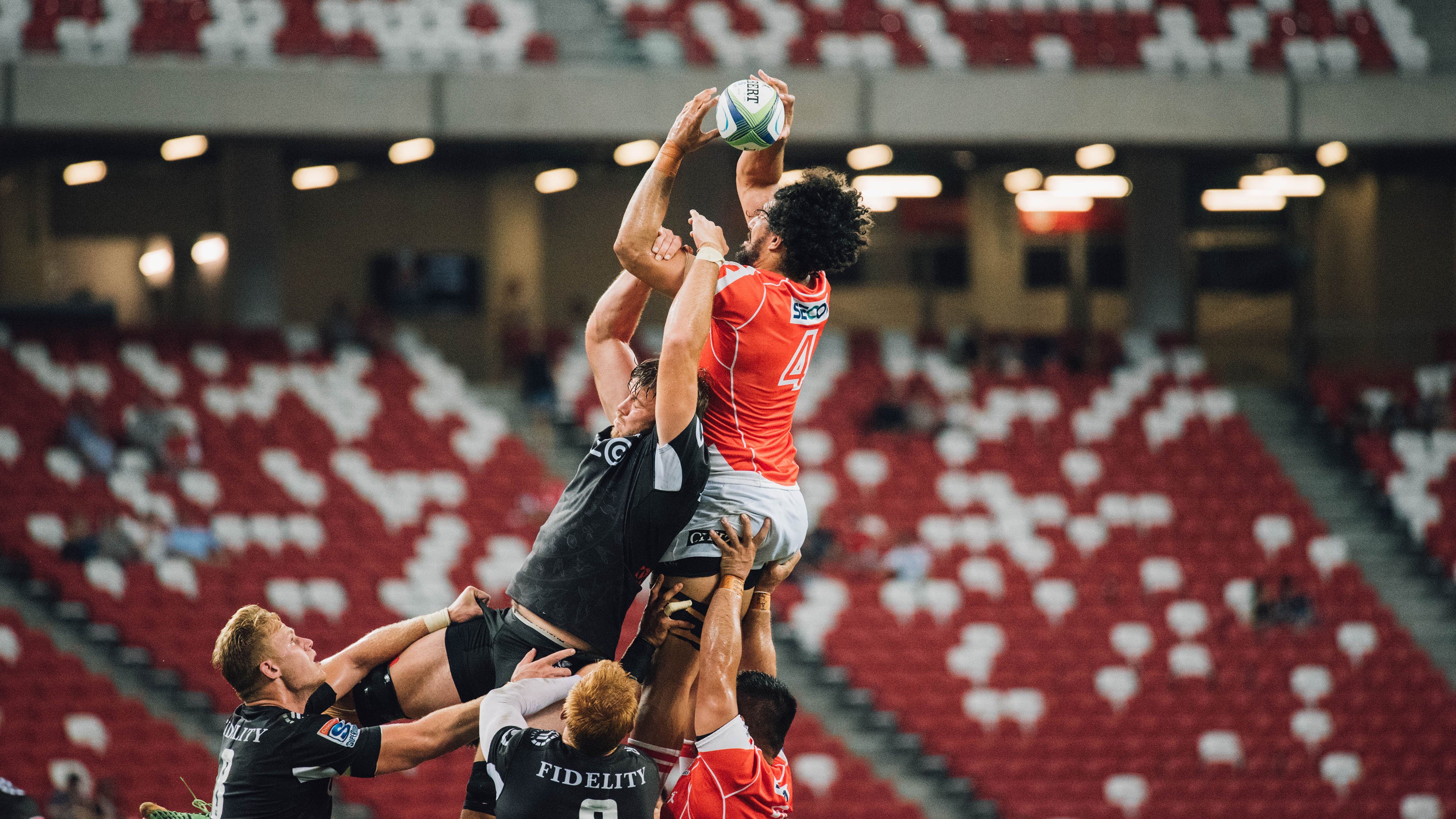 中国男篮与塞尔维亚热身赛鏖战四节惜败 新核心持球组织能力获肯定